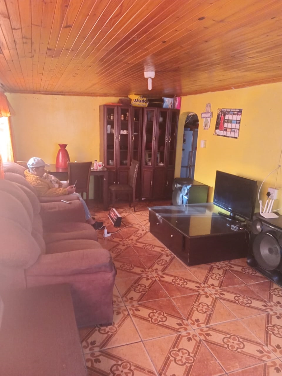 5 Bedroom Property for Sale in Kwanonqaba Western Cape